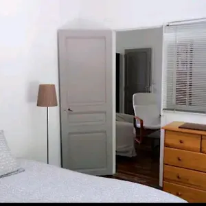 comme-une-petite-maison-en-ville-apartment.fr-paris.fr/